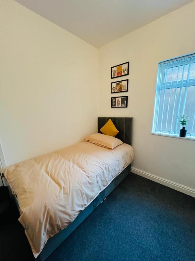 Luxury Double & Single Rooms With En-Suite Private Bathroom In City Centre Stoke On Trent Exterior foto